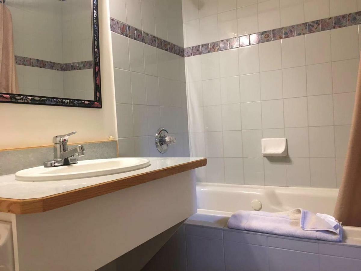 פרינסטון Rainbow Lake Castle Resort מראה חיצוני תמונה